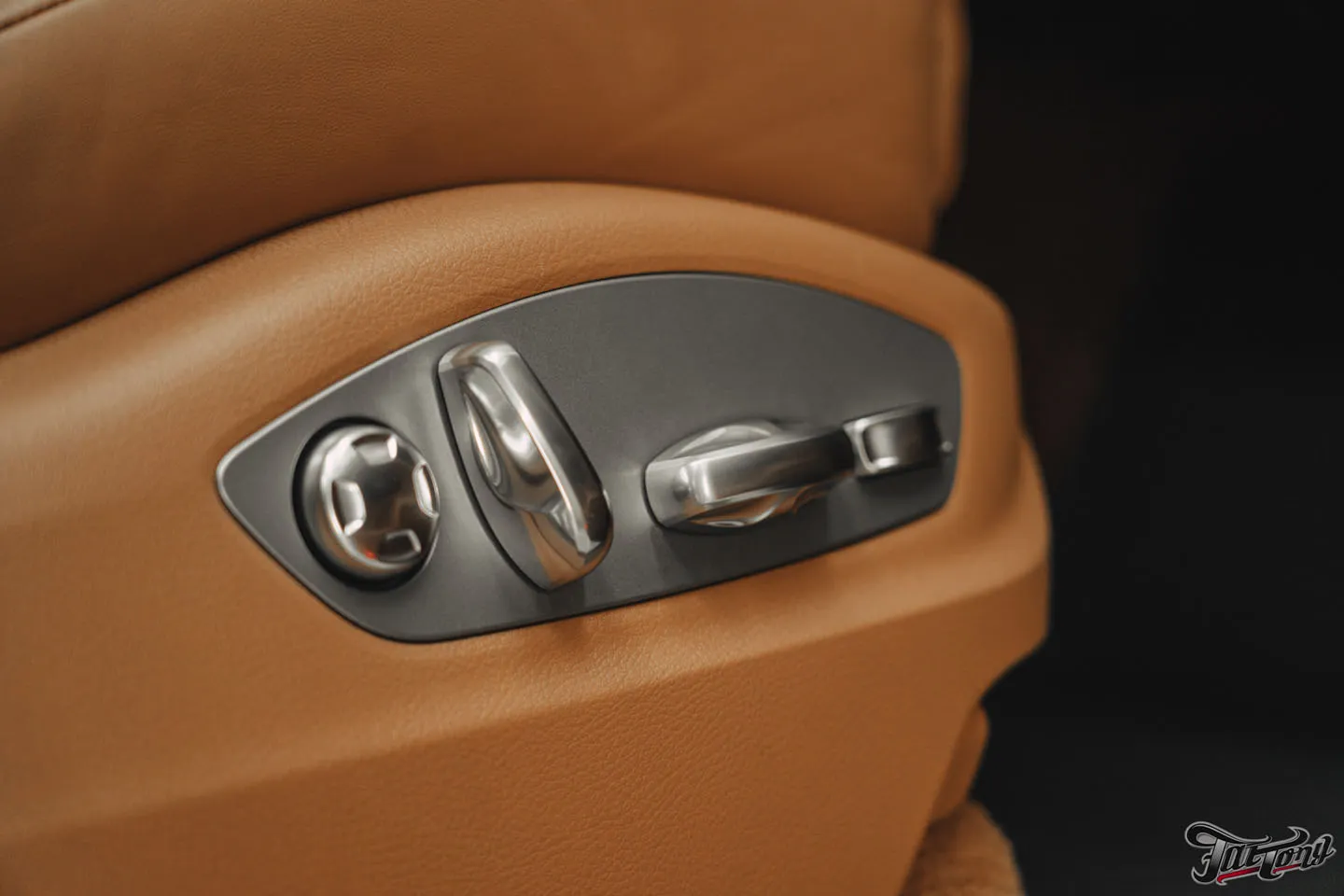 Детейлинг-услуги для Porsche Cayenne. Подготовим автомобиль к сезону?